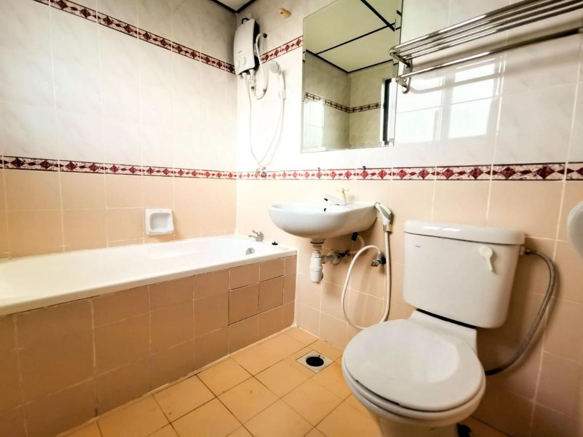 Dsavoy AFamosa Melaka Apartment Luaran gambar
