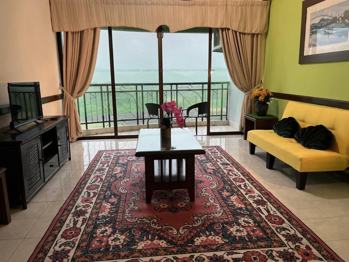 Dsavoy AFamosa Melaka Apartment Luaran gambar